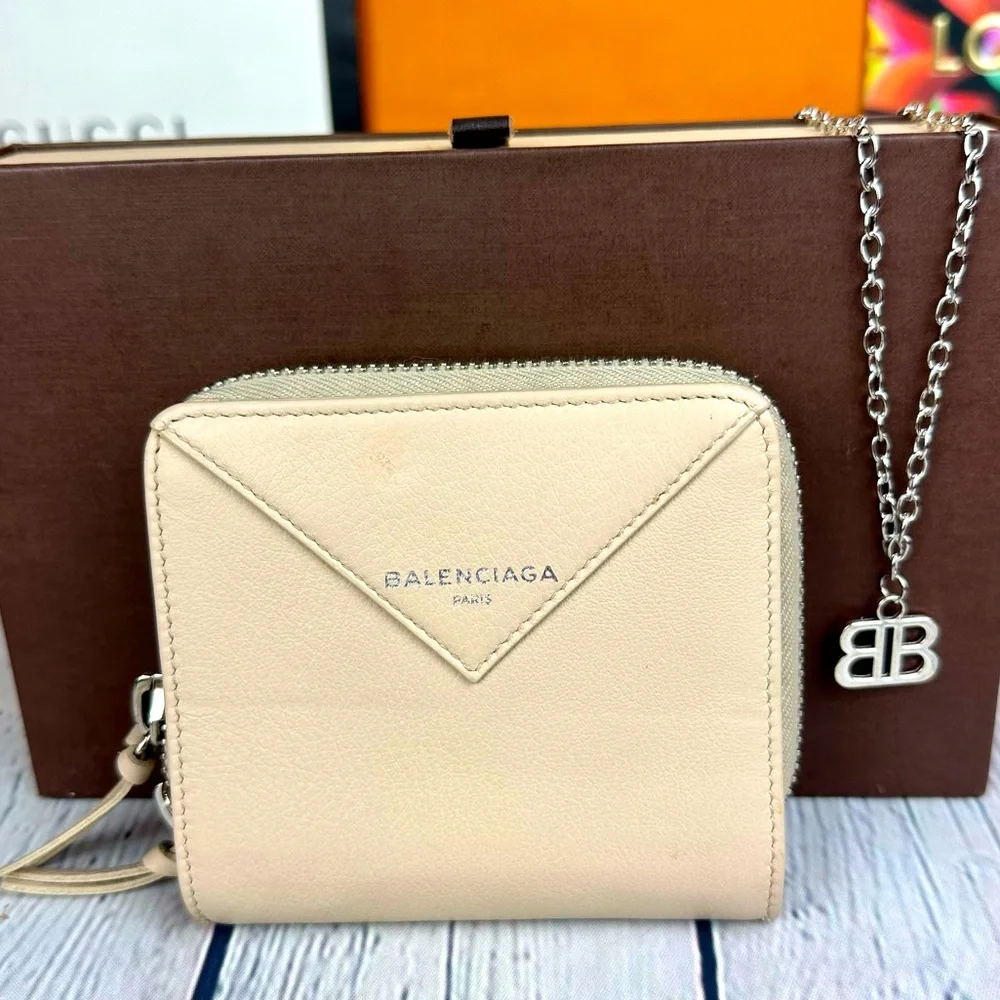 Balenciaga Beige Leather bifold compact zippy wallet with necklace GREAT! - Picture 2 of 16